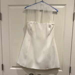 Elegant White Strapless Dress
